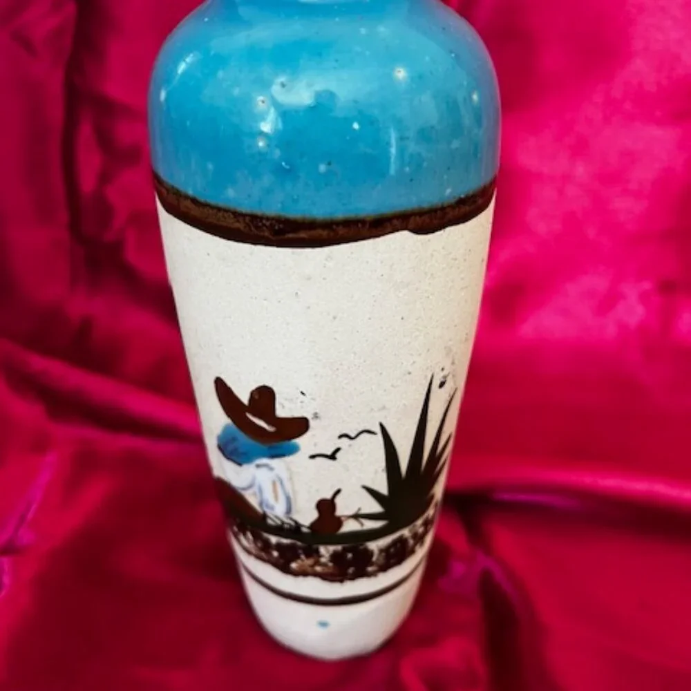 Hand-painted Mexican pottery vase, often identified‎ as Tonala folk art desert